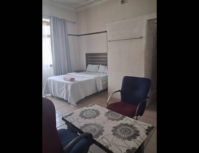 5 BEDROOM HOUSE FOR SALE IN VEREENIGING CENTRAL